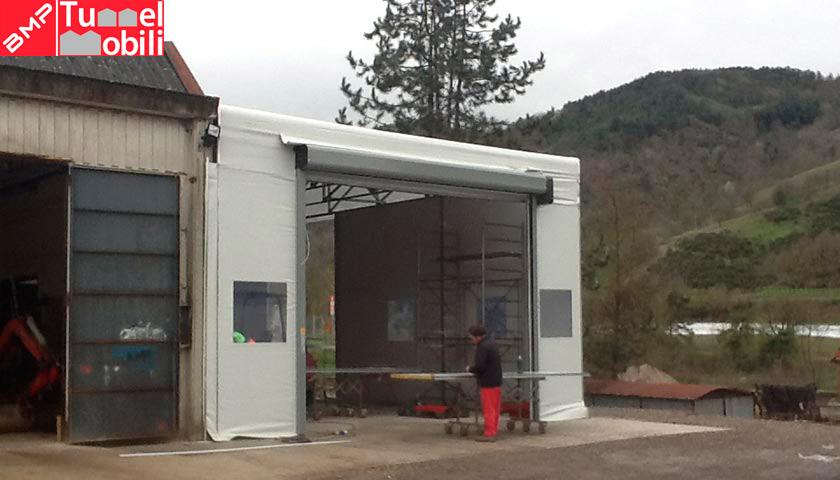 vista frontale di una copertura mobile in pvc a Firenze coperture mobili in pvc a Firenze