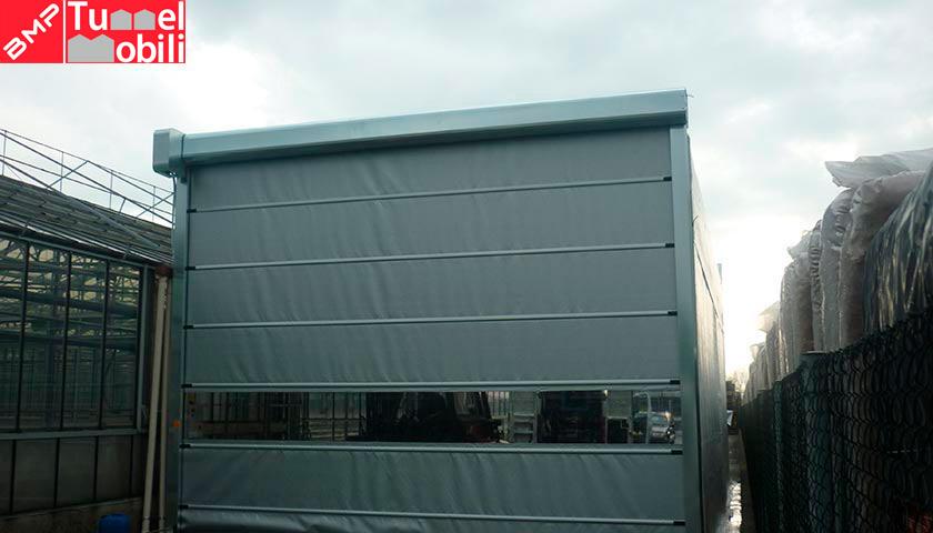 capannone in pvc con porte avvolgibili