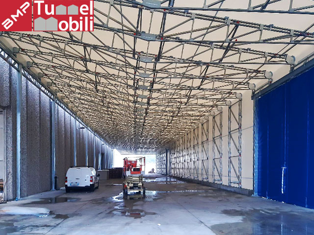 Interno del tunnel in pvc