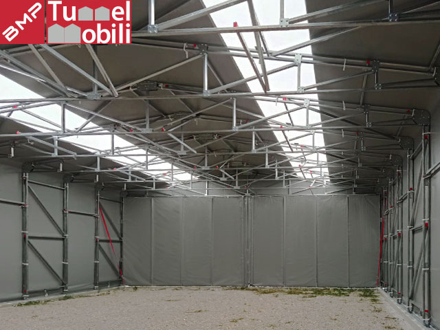 Interno del tunnel pvc